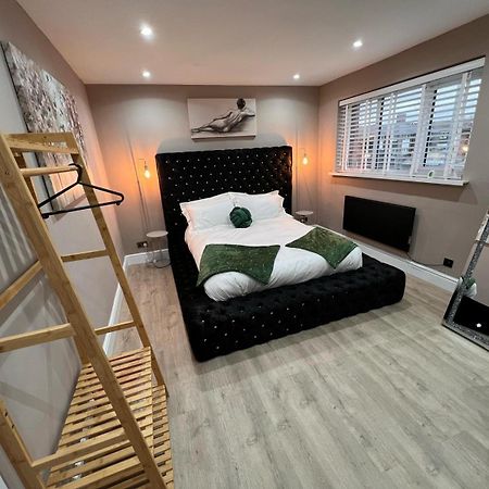 Premier Inn Comfort Mattresses - Sleeps 6 มิดเดิลตัน ภายนอก รูปภาพ